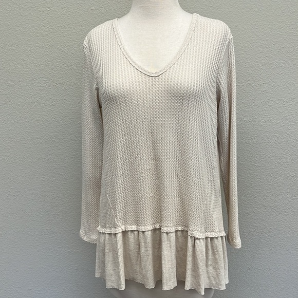 🥳HP🥳 Mesh + Lace Waffle Peplum Thermal Pullover Top - Picture 5 of 10